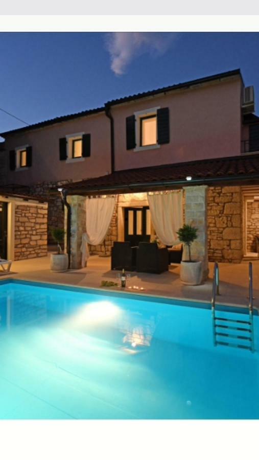 Lory Vila Sveti Lovreč Pazenatički Exterior foto